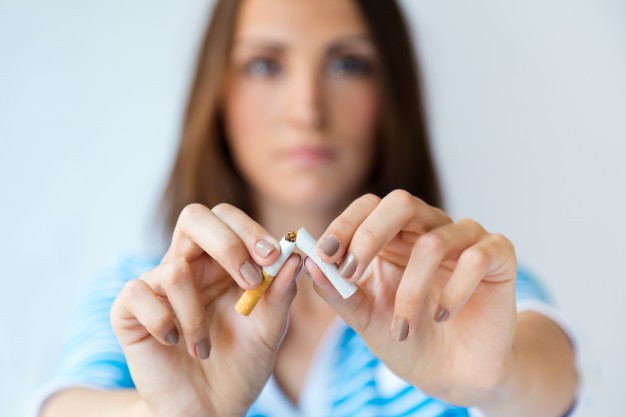 Día Mundial contra el Tabaquismo: Cómo perjudica el tabaco a tu salud bucal